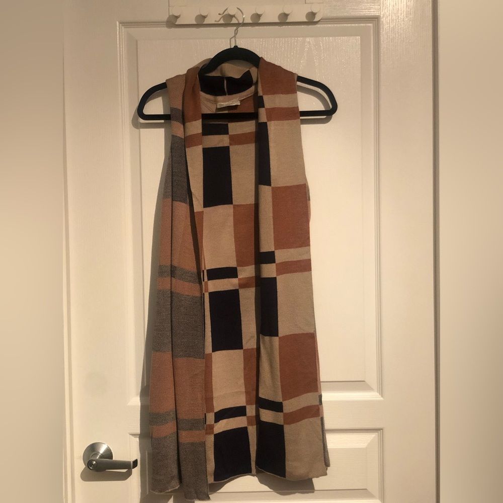 Longer Sleeveless Vest Blocked Colors Black and Tan (M)